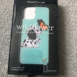 Wildflower Dalmatian IPhone 11 Pro Case - Säljer detta helt nya/oanvända iphone 11 pro skal från wildflower som är snart slut på hemsidan. Buda i kommentarerna. Dealt tillkommer. Startbud: 100kr