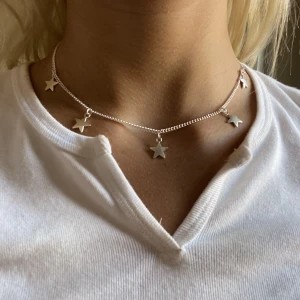 Stjärnhalsband och armband - Handgjorda halsband med stjärnor samt armband med stjärnor. 99 kr styck. Fri frakt 🌟🤍😇