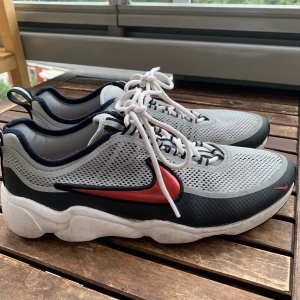 Nike Zoom Spiridon - Shoes have been worn multiple times but are still in very good condition.  They are mostly dirty. (Will be cleaned before sending) They are a size 42, but I usually use 40.5 myself and I fit. Buyer pays for shipping. :)
