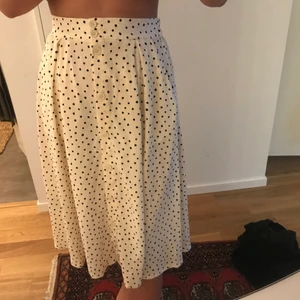 Ny Kjol - Helt ny kjol från monki med prislapp kvar, säljer då jag slängde kvittot:) storlek s 💕