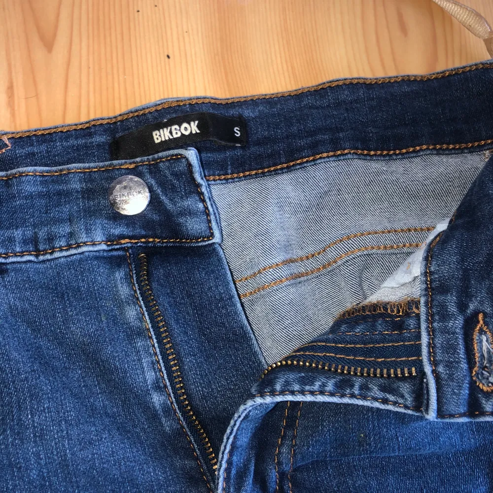 Jeans från bikbok, köpare står för frakt!😊. Jeans & Byxor.