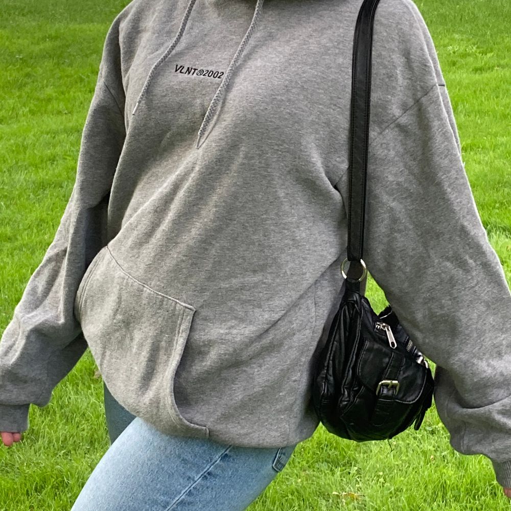 vlnt 2002 hoodie