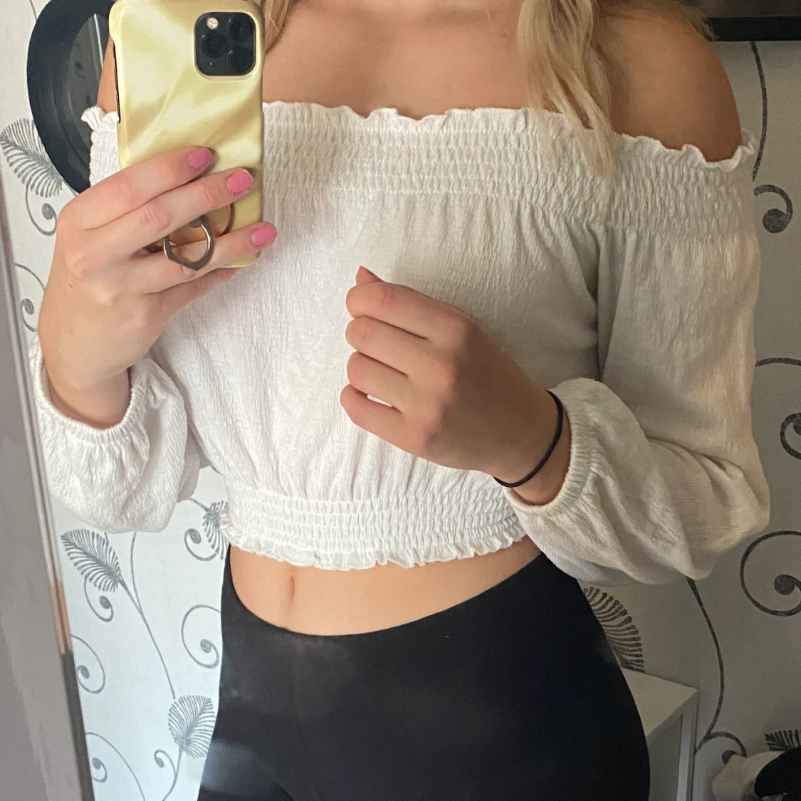 Vit offshoulder topp