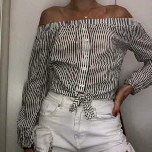 Tally Weijl off shoulder top - En snygg topp som aldrig används, inga defekter, storlek S men skulle också passa M