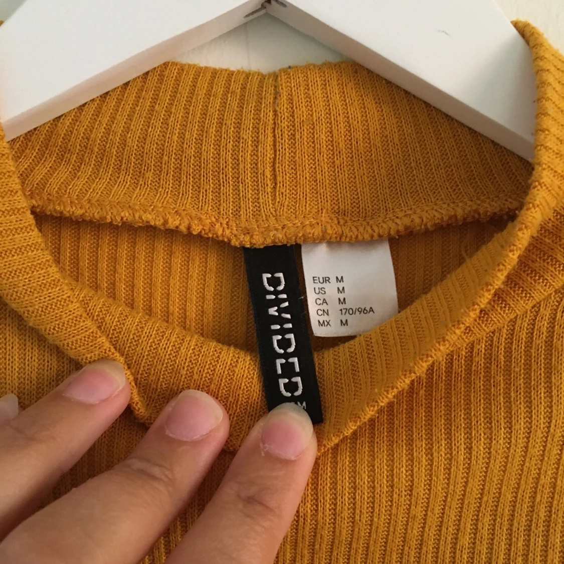 Yellow H&M polo neck - 91