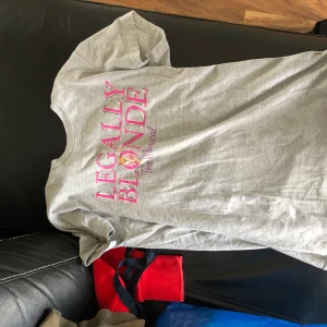 Tröja - Tröja köpt på secondhand