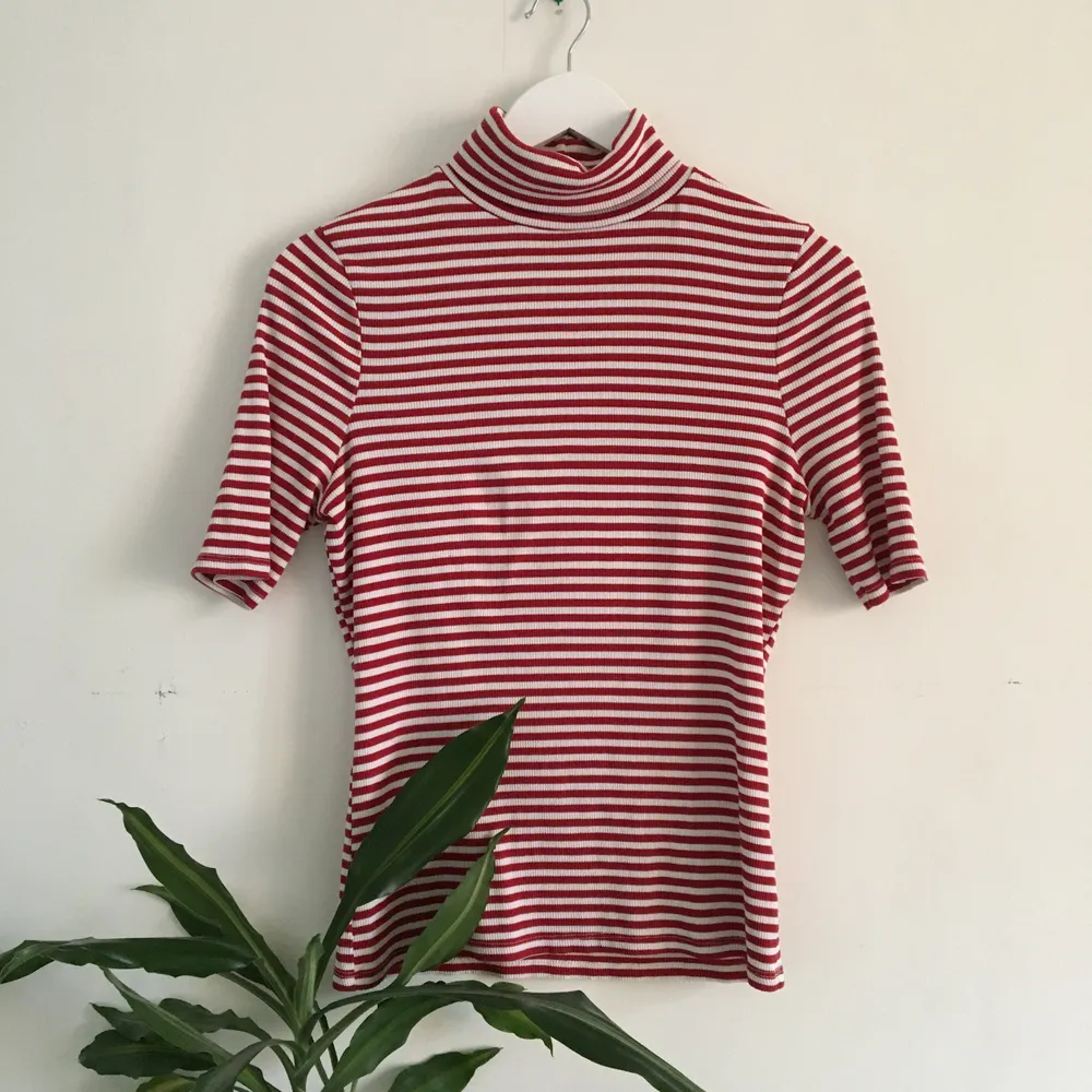 Striped black and red polo neck from ASOS. Good condition!. Toppar.