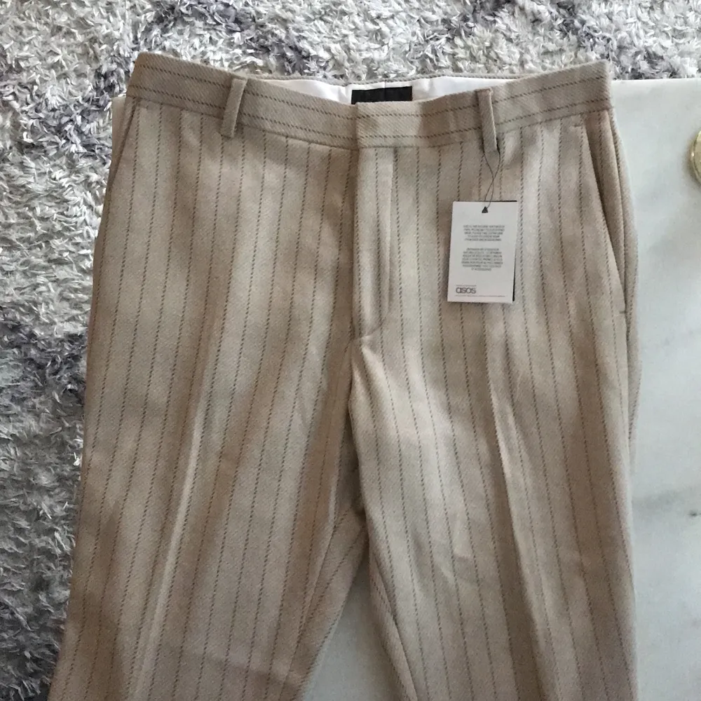 ASOS men trousers, perfect condition, never worn. 150 + shipping 🌸. Jeans & Byxor.