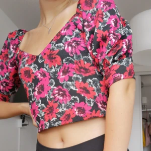 Blommig topp - En fin somrig topp 