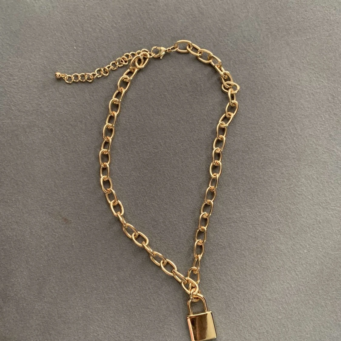 Lås Halsband i guld