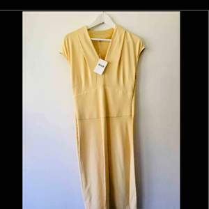 Beautiful dress from Wolford, perfect condition and never used. For casual office look or after work. Looks most flattering on a curved tall body and fits 38/40. Stretch in its fabric and luxurious details, non visible zip on the side. 