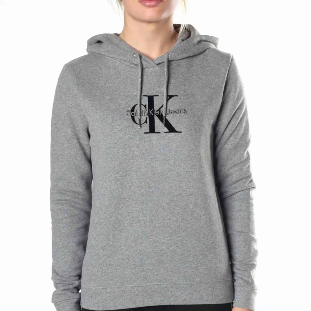 Köpare står för frakt! Jättefin Calvin Klein hoodie! ✨äkta!✨. Hoodies.