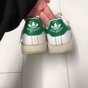  - Adidas stan smith med hög sula, sula går att tvätta. Köpare står för frakt💚