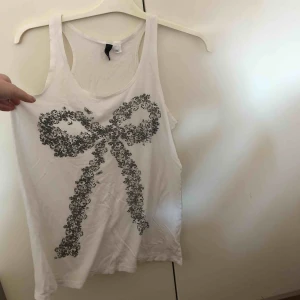  - Vitt linne från hm. Frakt tillkommer