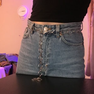 Kedje skärp - Buda i kommentarerna, vill helst ha den såld rätt så snabbt💕 högsta bud: 20kr