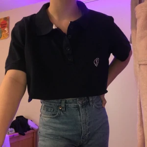 Collar dark blue shirt - Buda i kommentarerna, vill helst ha den såld rätt så snabbt💕