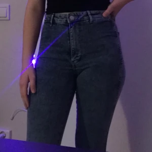 Acid wash jeans - Buda i kommentarerna vill helst ha dom sålda rätt så snabbt💕
