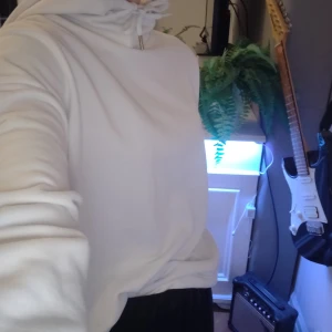 Hoodie - Vit hoodie, strl S + frakt 40 kr ✨💙