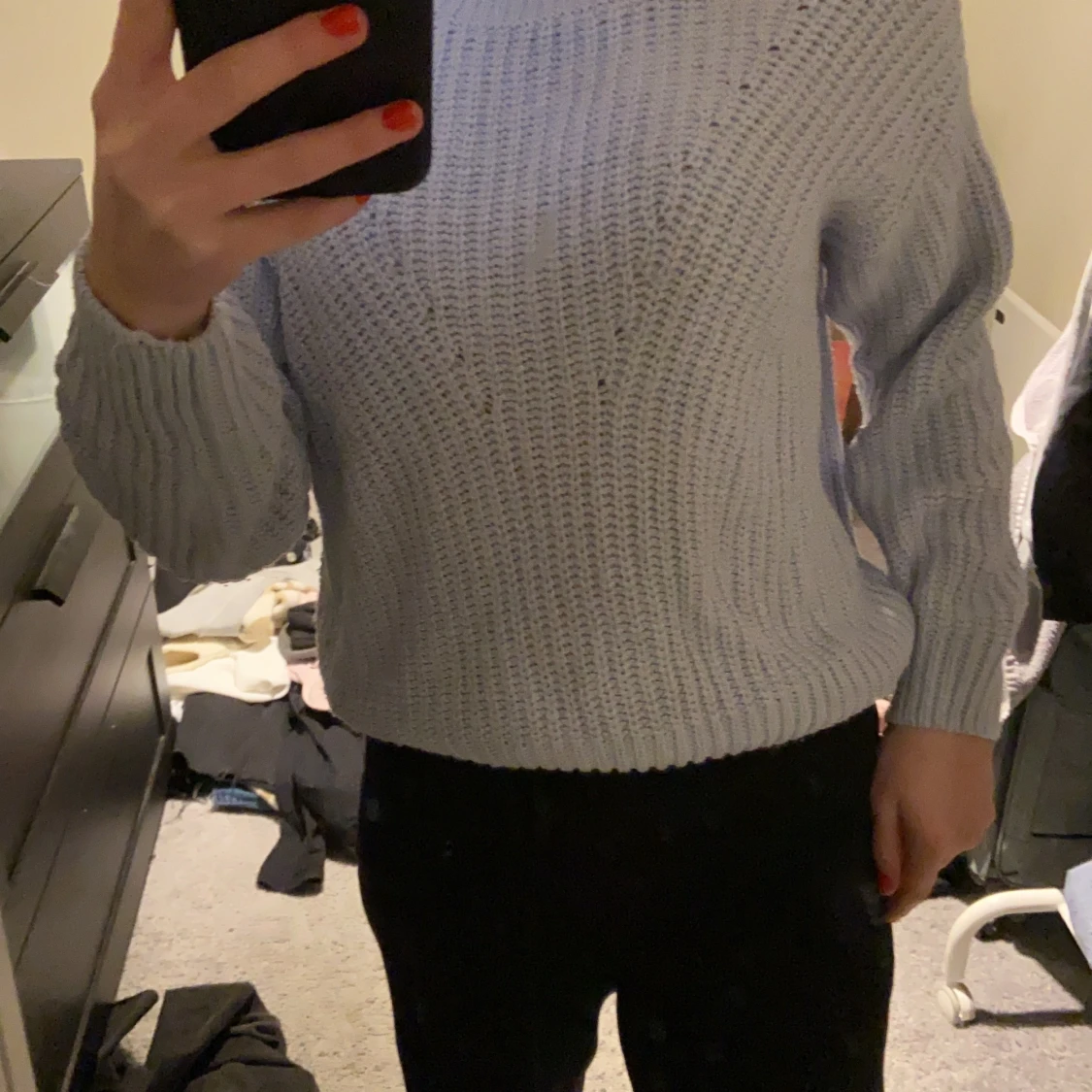 En super fin blå stickad tröja, superfin nu till hösten!  - 90