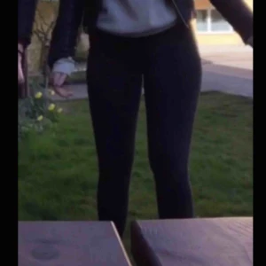  - Molly jeans ifrån Gina tricot