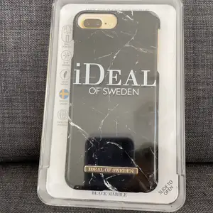 Svart iPhone skall från ideal of sweden. Köparen står för frakten 💕buda gärna 💕