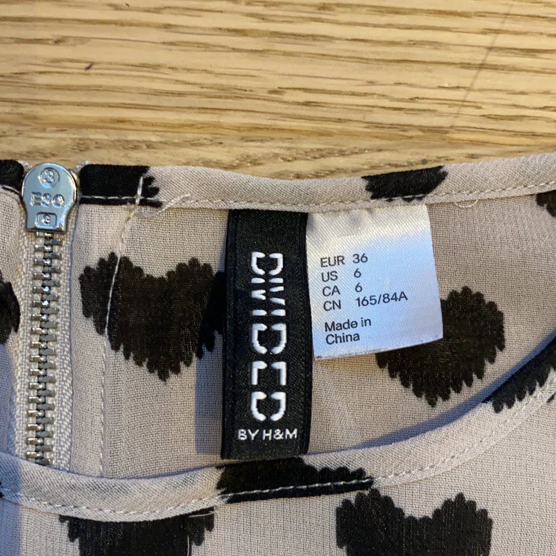 Blus med svarta hjärtan  - 91