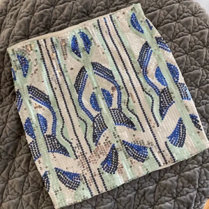 Paljettkjol i storlek xs  - Jättefin och söt paljettkjol i storlek xs. Säljes pga för liten. 