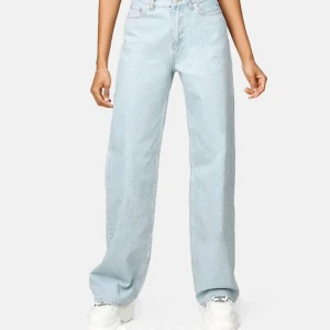 WIDE LEG  - lägger ut dessa igen på grund av oseriös köpare. Superfina jeans 350+frakt, vid snabb affär kan jag sänka till 300+frakt💙