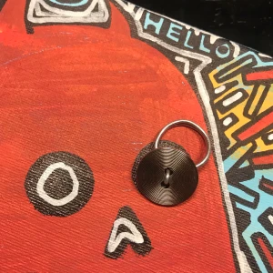 Ring - Cool ring gjord av en knapp. Lägg ett bud :)