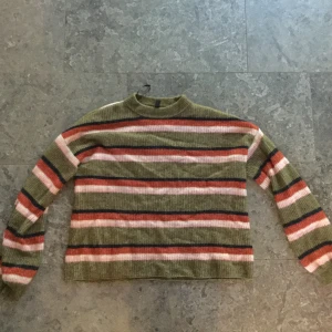 Tröja från vero Moda storlek S - Bra skick lite nopprig 