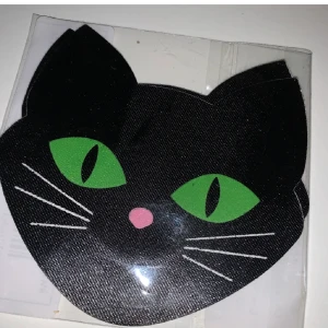 Nipplecovers - Säljer ett par oöppnade nipplecovers då jag ej får användning för de. De är gjorda i ett tyg material. Priset är med frakt.