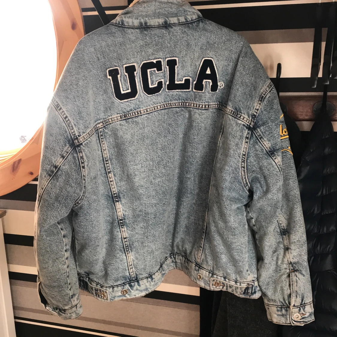 Fodrad jacka från Pull and Bear  - 90