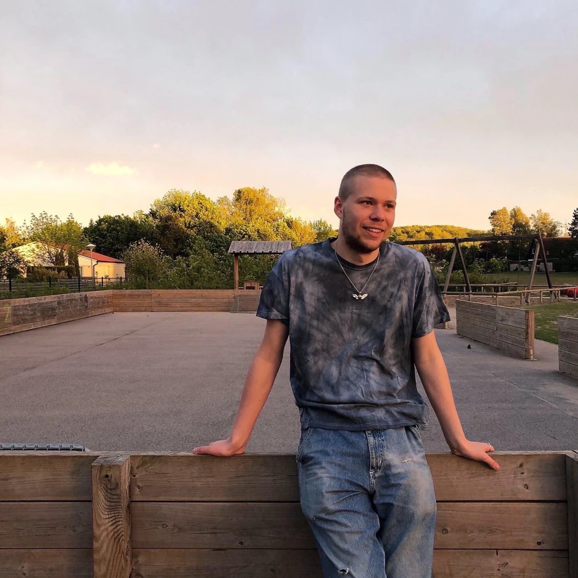 T-shirt i mörk batik - 90