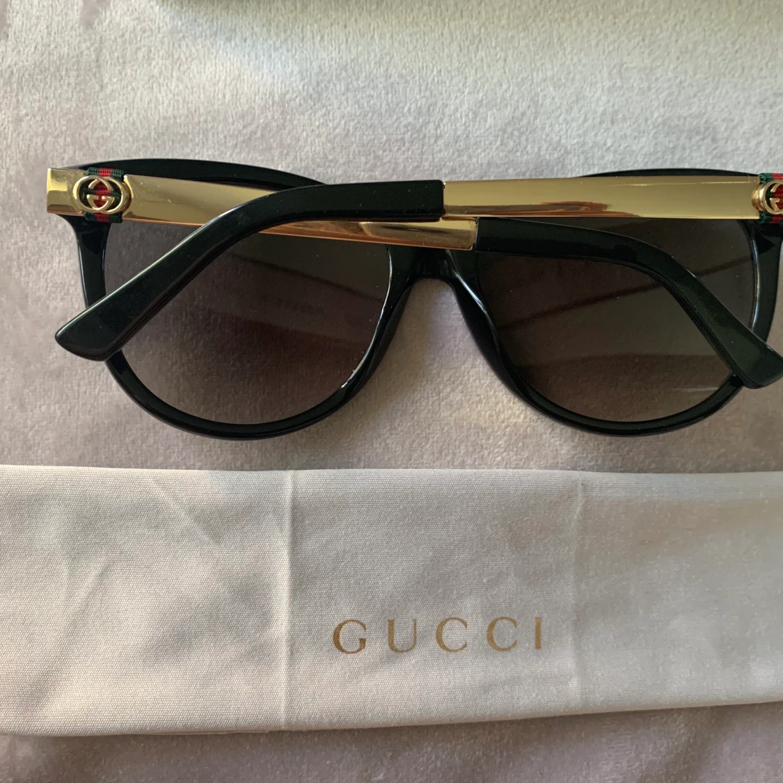 ÄKTA GUCCI SOLGLASÖGON  - 90