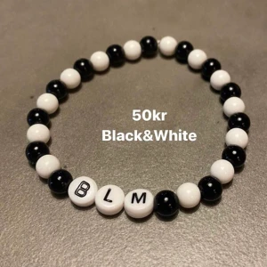 Armband  - Hej! Vi är ett företag som säljer armband för BLACK LIVES MATTER, 70% av det vi får in kommer att gå till donationer och resten till material och oss. För mer information följ oss på instagram @blmbraceletssweden ❤️ let’s make a difference ❤️ 