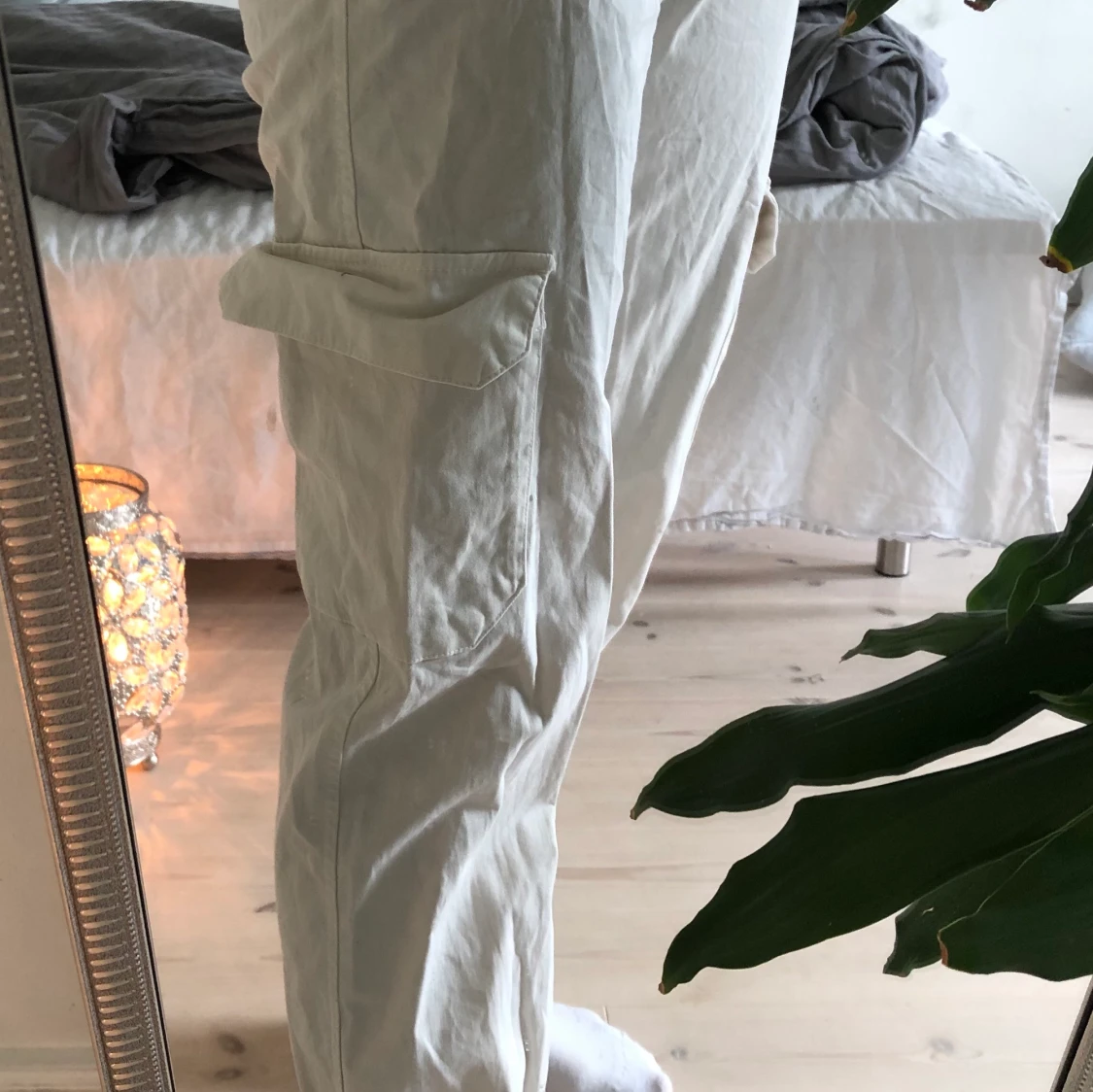 Cargo byxor från pull and bear  - 90