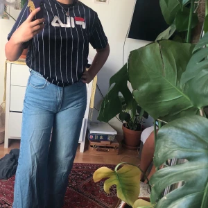 Fila t-shirt  - Cool mörkblå street t-shirt från fila i sammet! (Stor i storleken) - fri frakt🌻