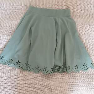 Mintgrön somrig kjol, one size men passar xs-m🌸 frakt ingår i priset
