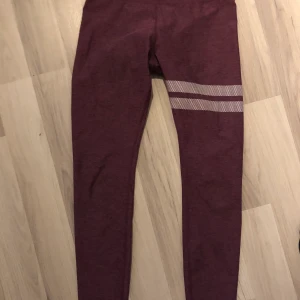 Stronger tights  - I nyskick! Endast använda fåtal gånger fråga gärna efter fler bilder eller om ni tycker att de är för dyra