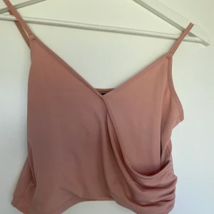 rosa topp - Rosa topp från hm i storlek s, köparen står för frakt