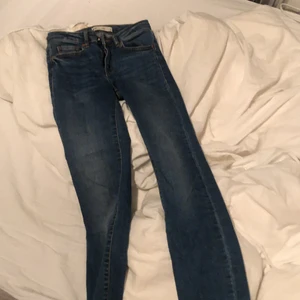 Emma jeans - För små!! Jätte fina, storlek 34 använda typ en gång