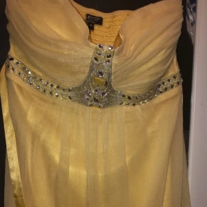 Ballkjole - Fin ubrukt ballkjole str: M