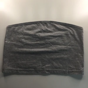 Tub top - Tub top från boohoo aldrig använd :)