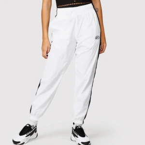 Nike byxor - Strl XS, perfekta i storleken. Bekvämt material. Använda ett fåtal gånger