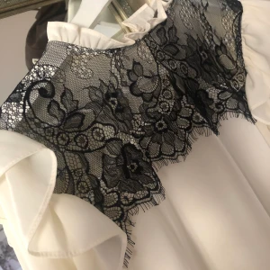 Zara blus 🤍 - Jag har ägt den väldigt länge men sparsamt använd. Som ny 😀