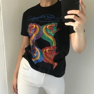 Ed hardy t shirt - Jättefin T-shirt från ed hardy😍😍 storlek L men sitter mer som en M