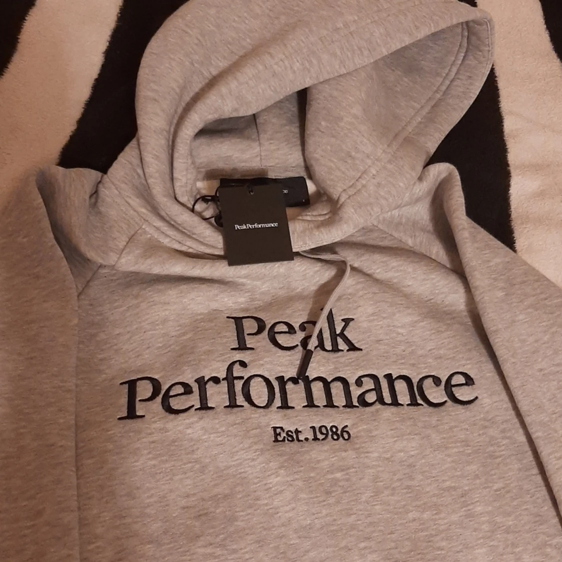 Peak performance hoodie - 90