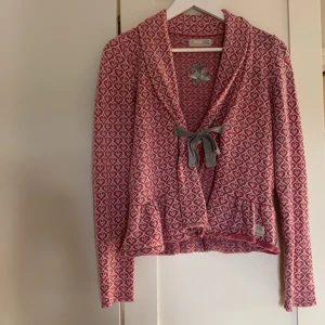 ODD MOLLY kofta  - super fin odd molly kofta i rosa och vit. Använd nån enstaka gång så i mycket bra skick. 💞