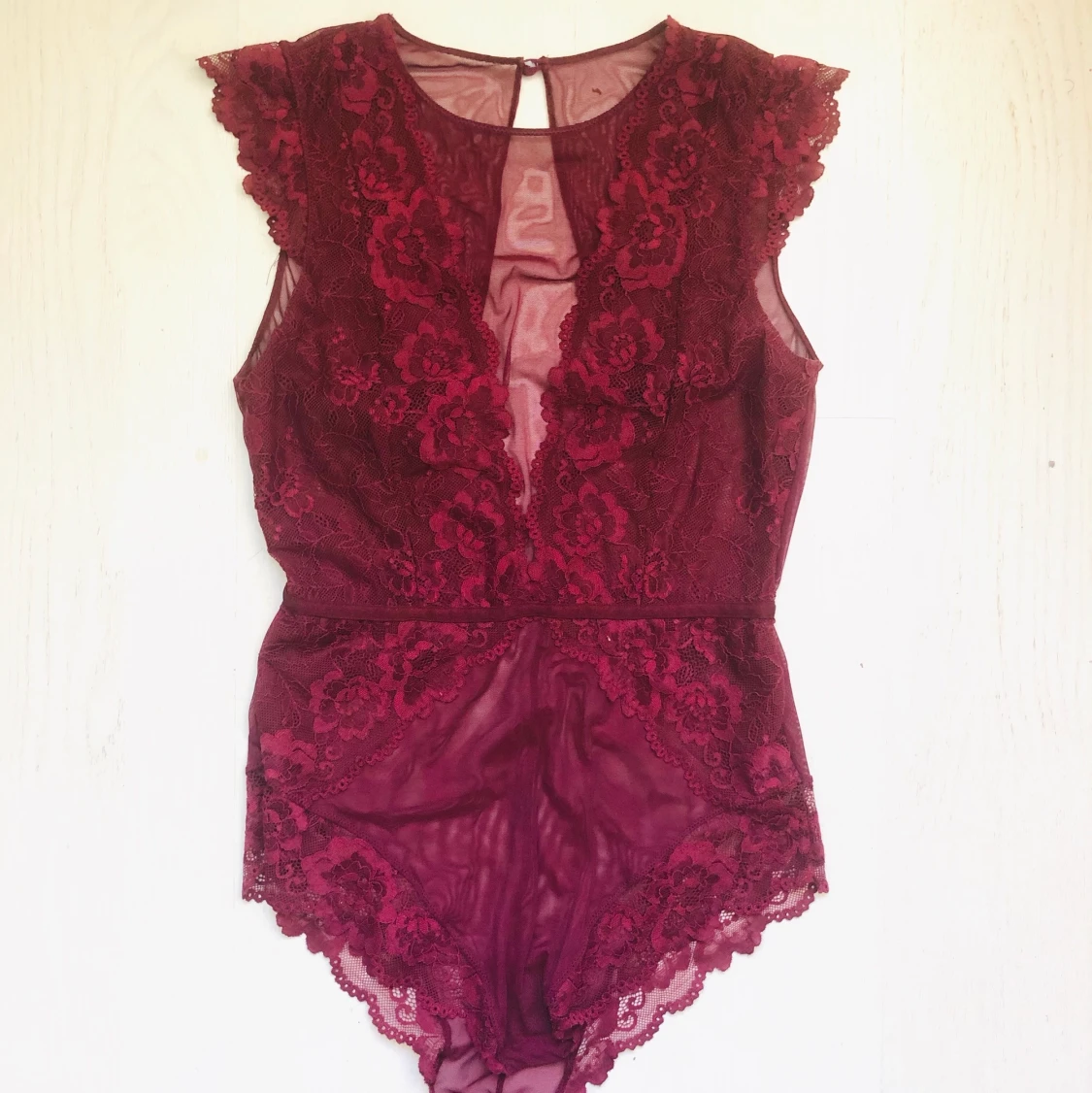 Supersöt mörkrosa body