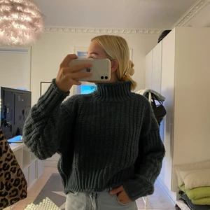 Stickad tröja - Najs stickad tröja från H&m. Bra skick. Frakt ingår ej i priset💞